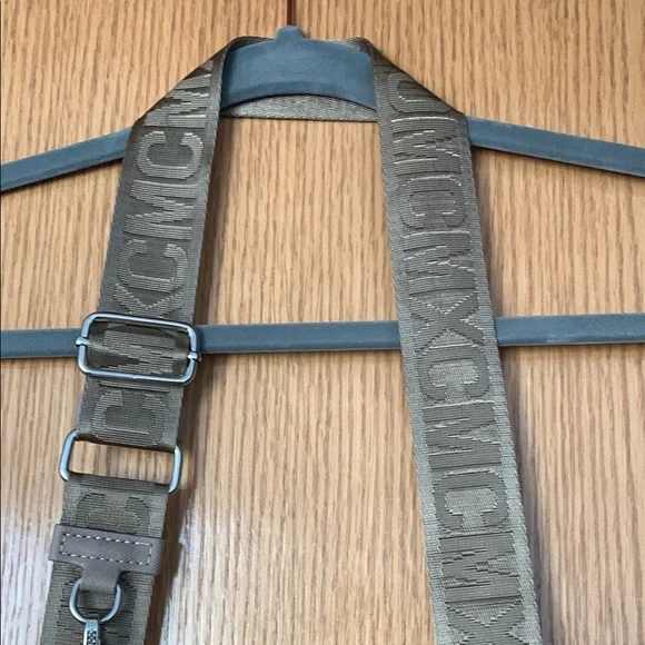 Steve Madden tan crossbody with pouch - Picture 4 of 5